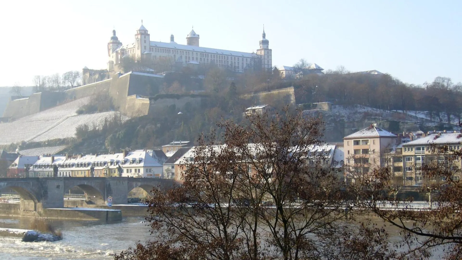 Hotel Alter Kranen Wurzburgo 3*,  Alemania