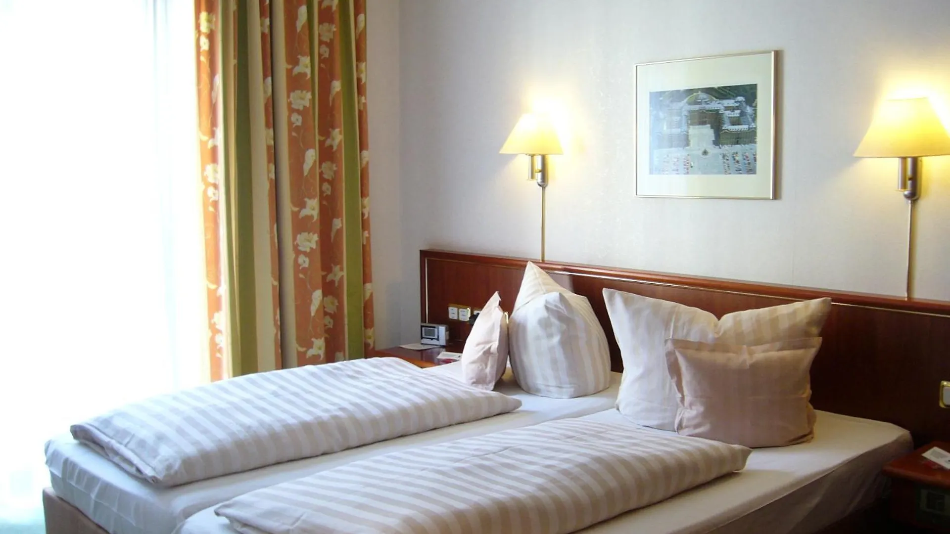 Hotel Alter Kranen Wurzburgo