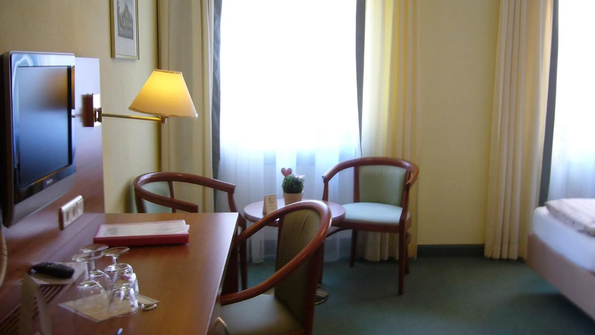 ***  Hotel Alter Kranen Wurzburgo Alemania