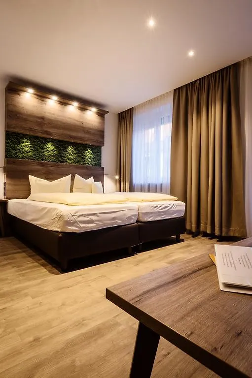 Hotel Alter Kranen Wurzburgo