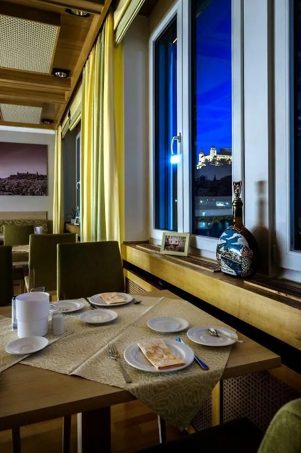 Hotel Alter Kranen Wurzburgo